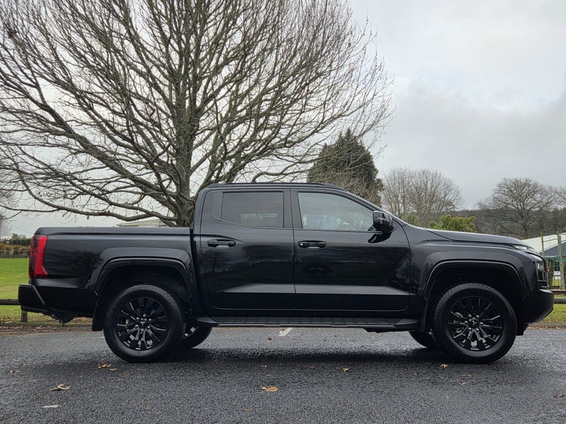 2025 Mitsubishi Triton VRX 4WD image 4