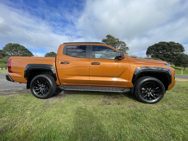 2025 Mitsubishi Triton VRX 4WD image 5