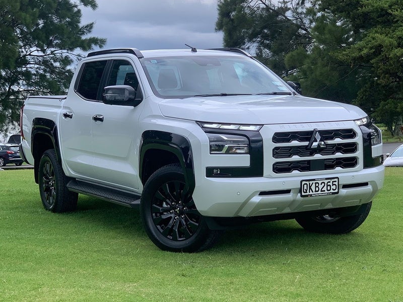 2025 Mitsubishi Triton VRX 4WD 2.4L Bi-Turbo Di... image 1
