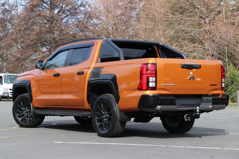 2025 Mitsubishi Triton VRX 4WD 6AT image 2