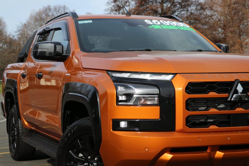 2025 Mitsubishi Triton VRX 4WD 6AT image 4