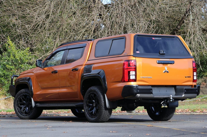 2025 Mitsubishi Triton VRX 4WD 6AT image 2