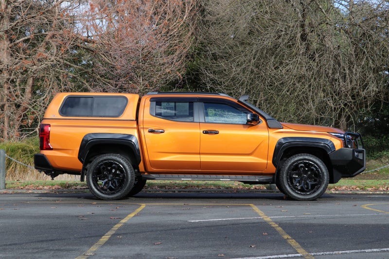 2025 Mitsubishi Triton VRX 4WD 6AT image 3