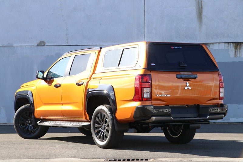2025 Mitsubishi Triton VRX 4WD 6AT image 2