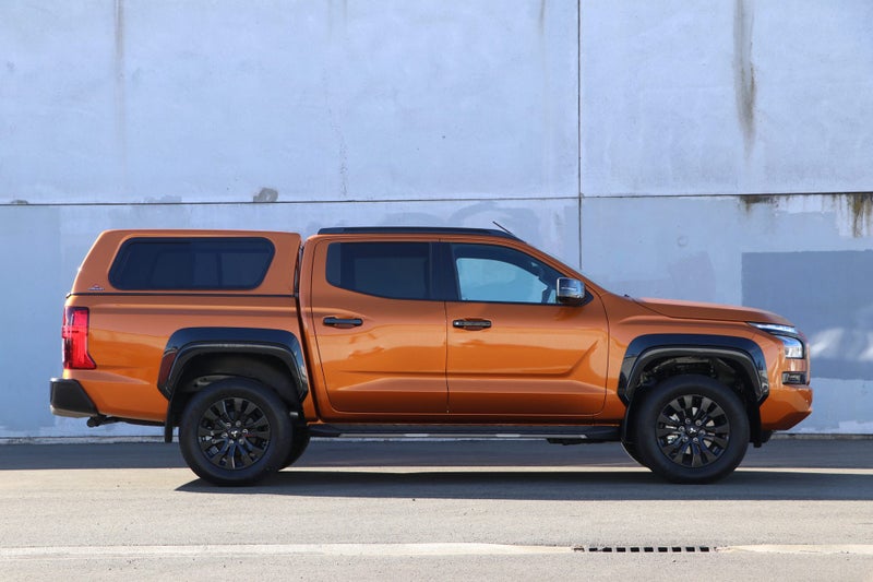 2025 Mitsubishi Triton VRX 4WD 6AT image 3