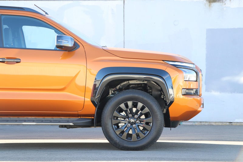 2025 Mitsubishi Triton VRX 4WD 6AT image 4