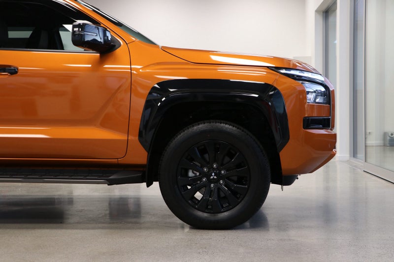 2025 Mitsubishi Triton VRX 4WD 6AT image 4