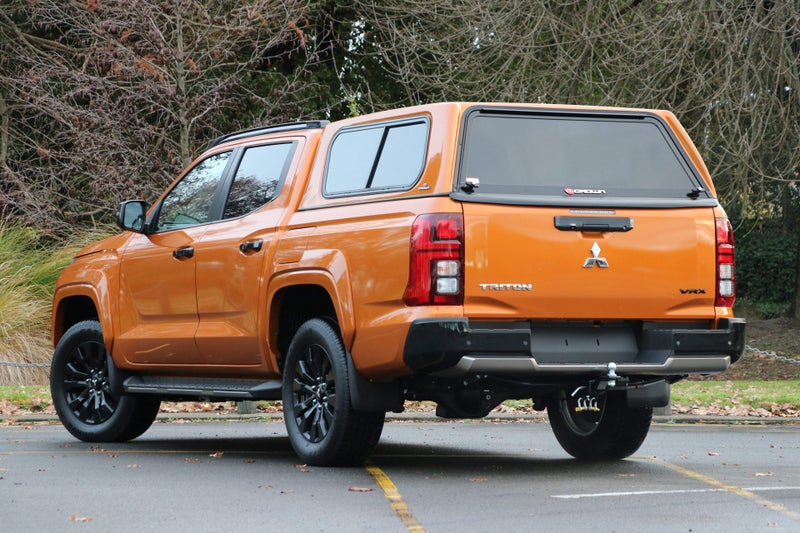 2025 Mitsubishi Triton VRX 4WD 6AT image 2
