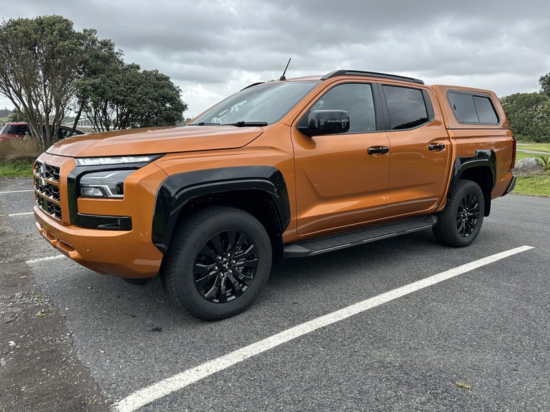 2025 Mitsubishi Triton VRX 4WD image 4