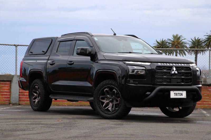 2025 Mitsubishi Triton VRX 4WD Auto image 1