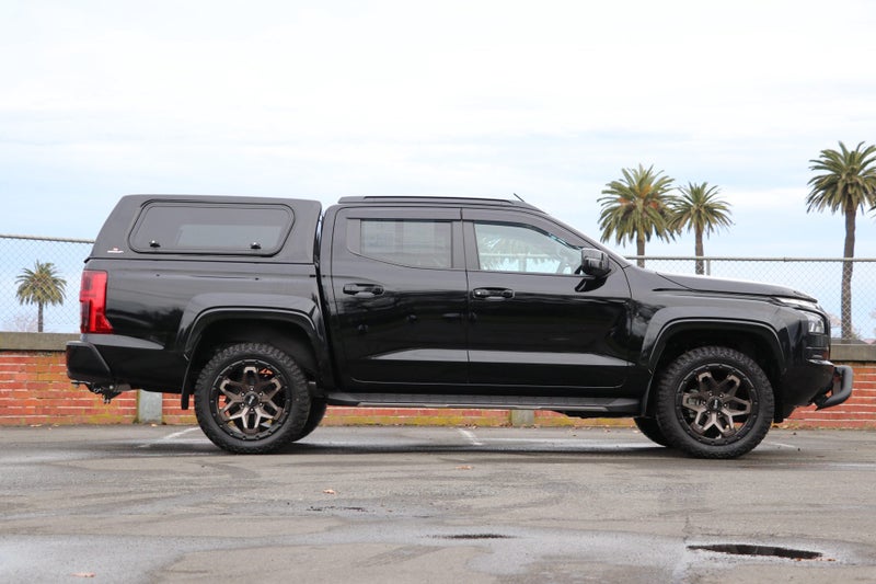 2025 Mitsubishi Triton VRX 4WD Auto image 3