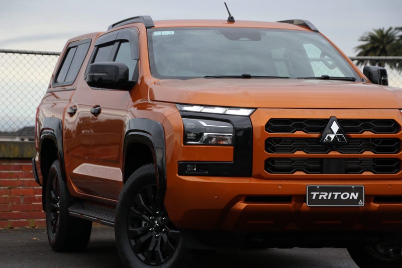 2025 Mitsubishi Triton VRX 4WD Auto image 5