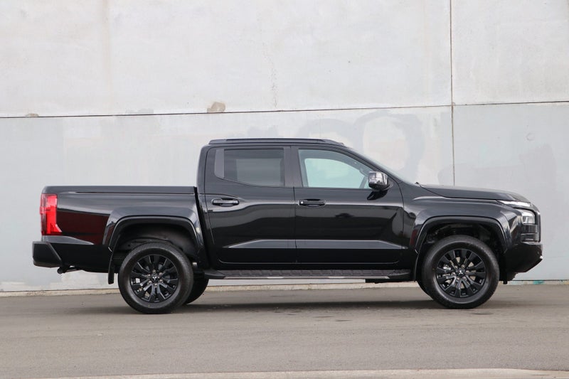 2025 Mitsubishi Triton VRX 4WD Auto image 3