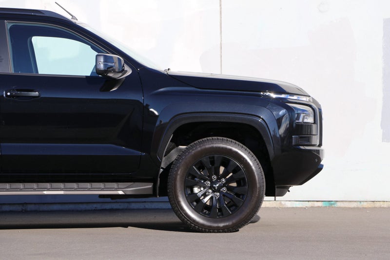 2025 Mitsubishi Triton VRX 4WD Auto image 5