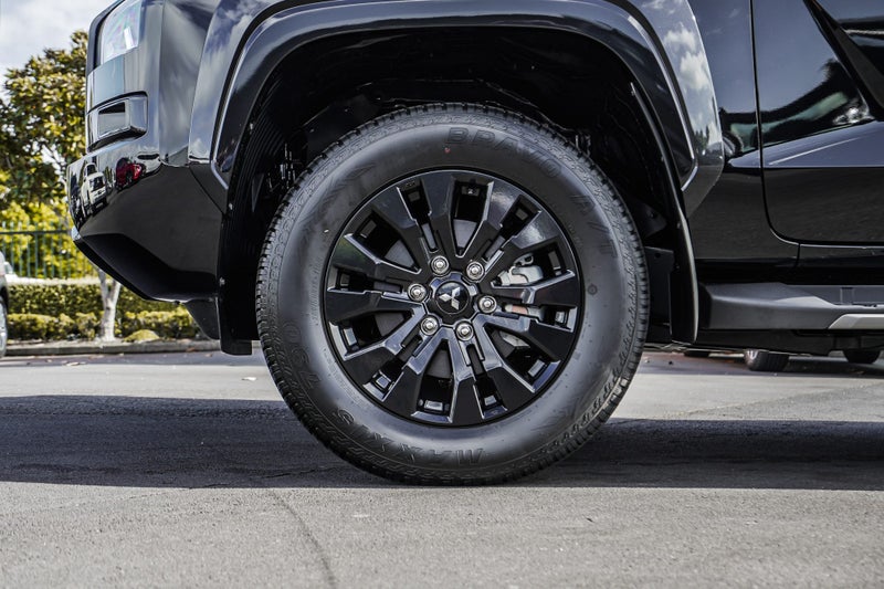 2025 Mitsubishi Triton VRX 4WD DC WS image 5