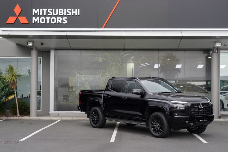 2025 Mitsubishi Triton VRX 4WD DIESEL BI-TURBO UTE image 2