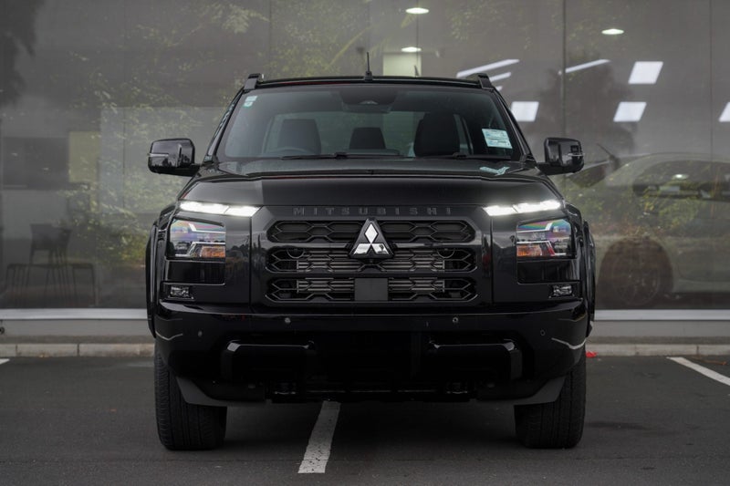 2025 Mitsubishi Triton VRX 4WD DIESEL BI-TURBO UTE image 5