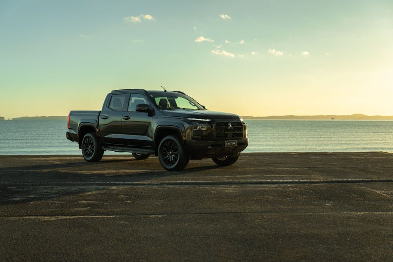 2025 Mitsubishi Triton VRX 4WD DIESEL BI-TURBO UTE image 5