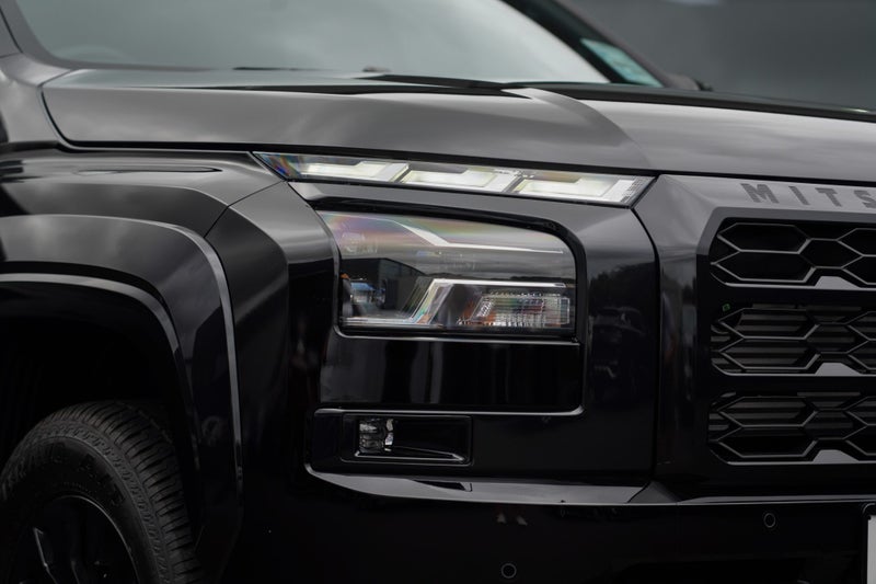 2025 Mitsubishi Triton VRX 4WD DIESEL BI-TURBO UTE image 3