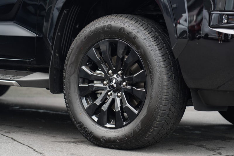 2025 Mitsubishi Triton VRX 4WD DIESEL BI-TURBO UTE image 4
