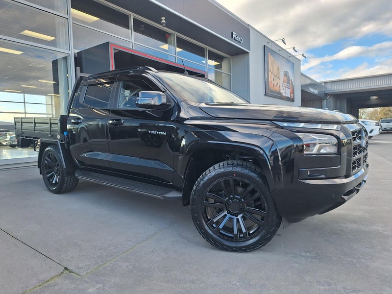 2025 Mitsubishi Triton VRX 4WD F/D image 1