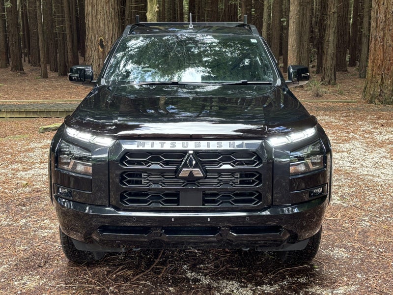 2025 Mitsubishi Triton VRX 4WD F/D image 2