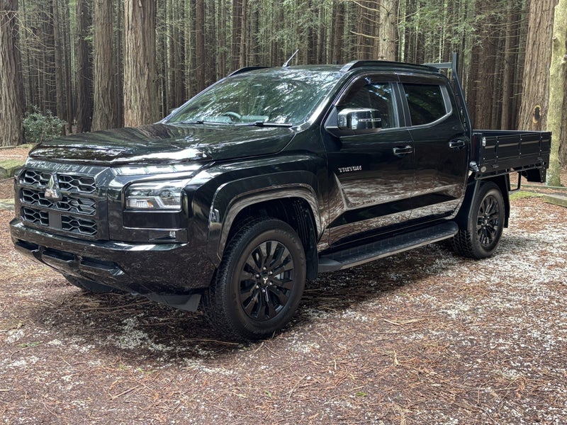 2025 Mitsubishi Triton VRX 4WD F/D image 3