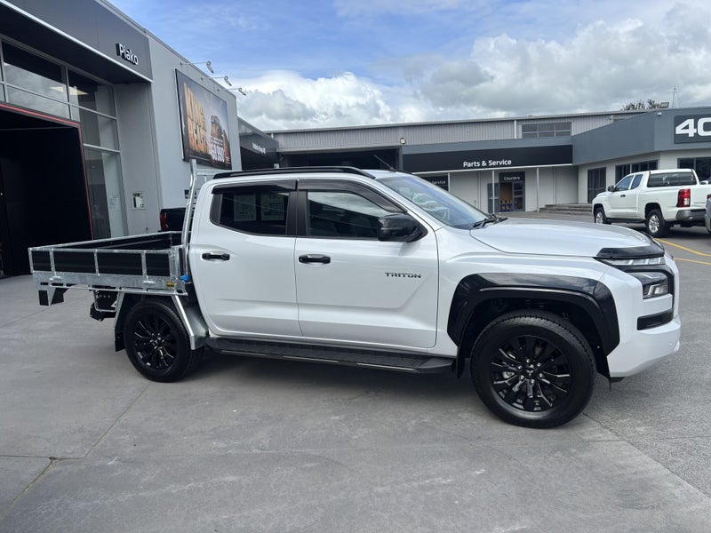 2025 Mitsubishi Triton VRX 4WD F/D image 2