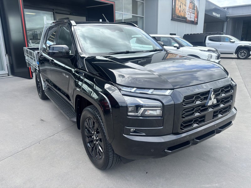 2025 Mitsubishi Triton VRX 4WD F/D image 1