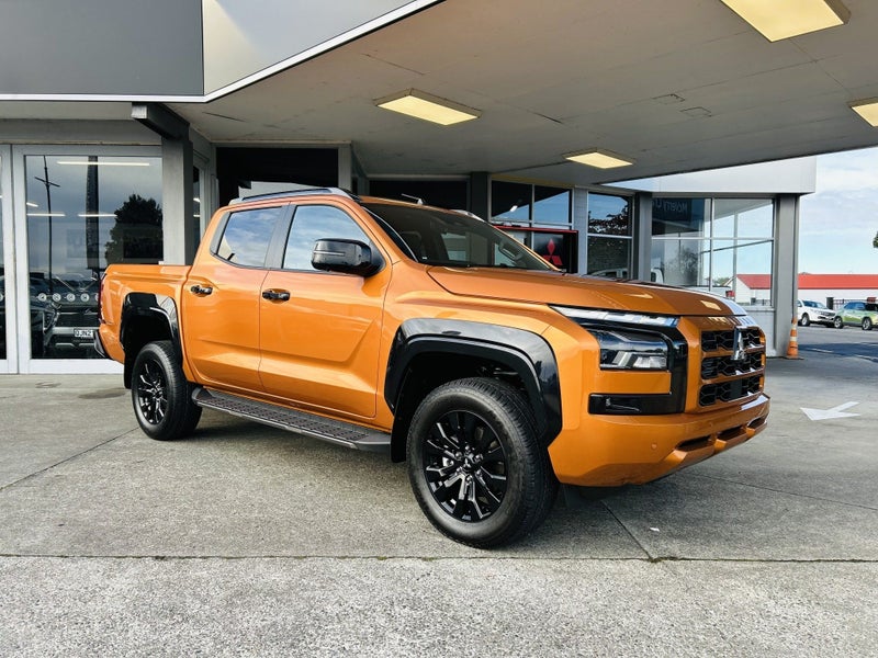 2025 Mitsubishi Triton VRX 4WD - Free Beast pack image 1