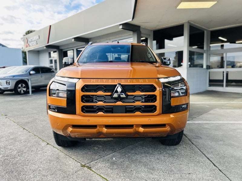 2025 Mitsubishi Triton VRX 4WD - Free Beast pack image 5