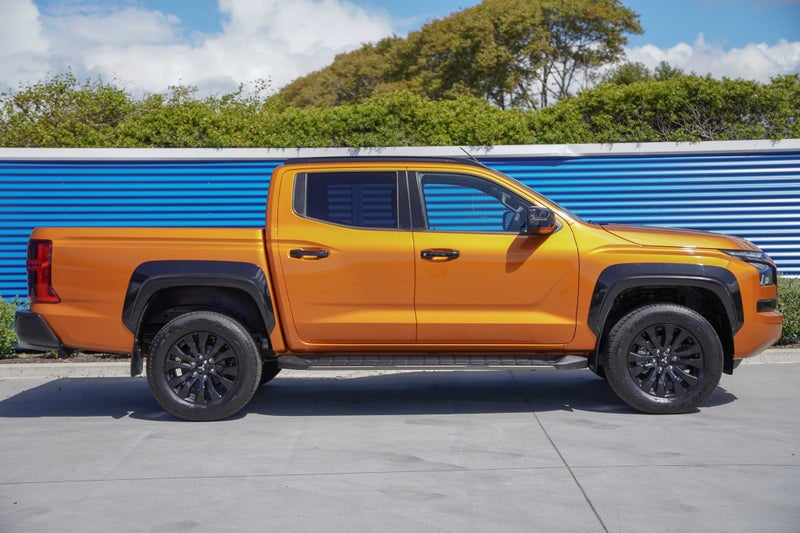 2025 Mitsubishi Triton VRX 4x4 6-sp auto image 5