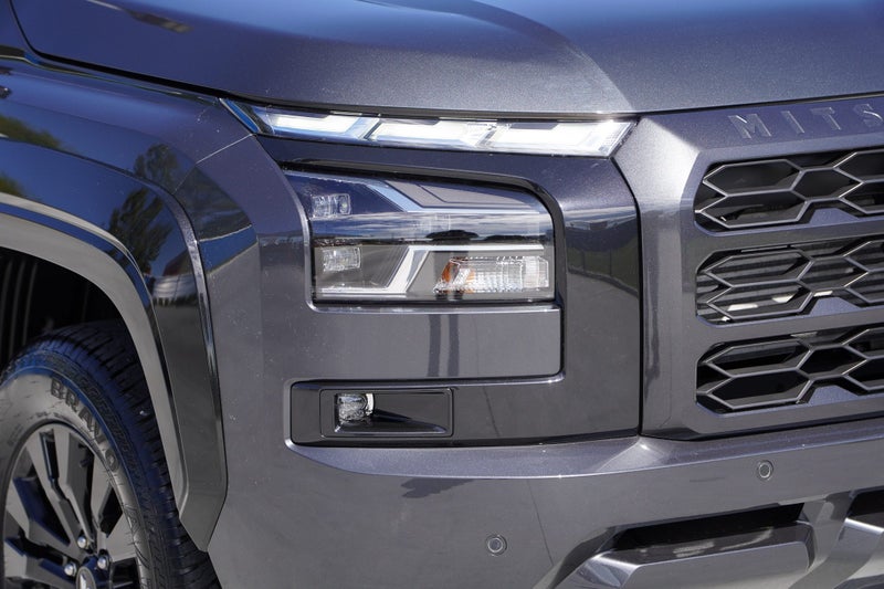 2025 Mitsubishi Triton VRX 4x4 6-sp auto image 2
