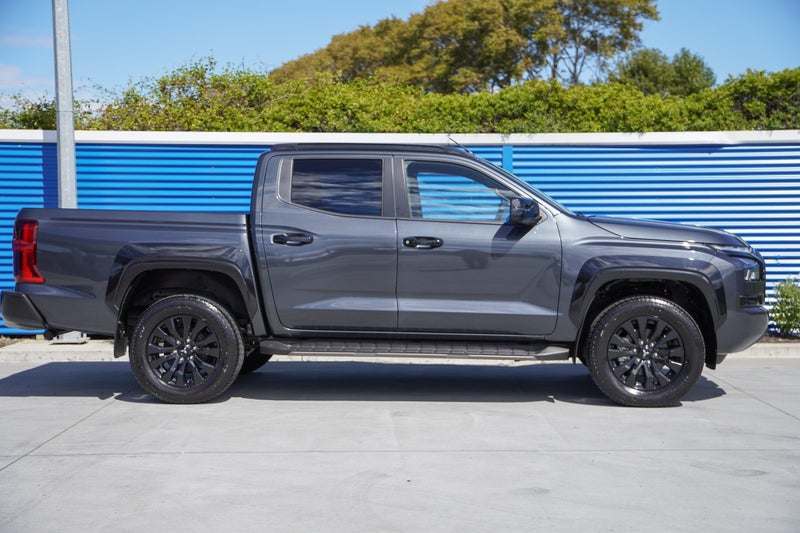 2025 Mitsubishi Triton VRX 4x4 6-sp auto image 5