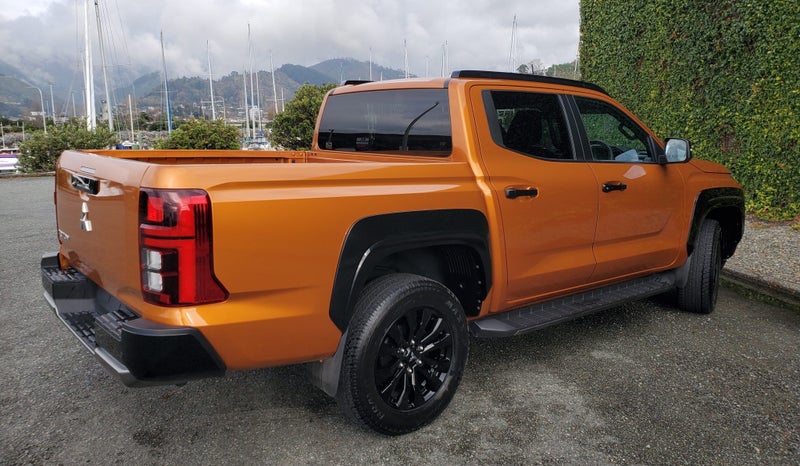 2025 Mitsubishi Triton VRX 4x4 - SPECIAL IN STORE image 5
