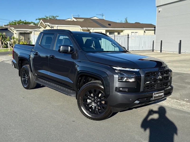 2025 Mitsubishi Triton VRX image 1