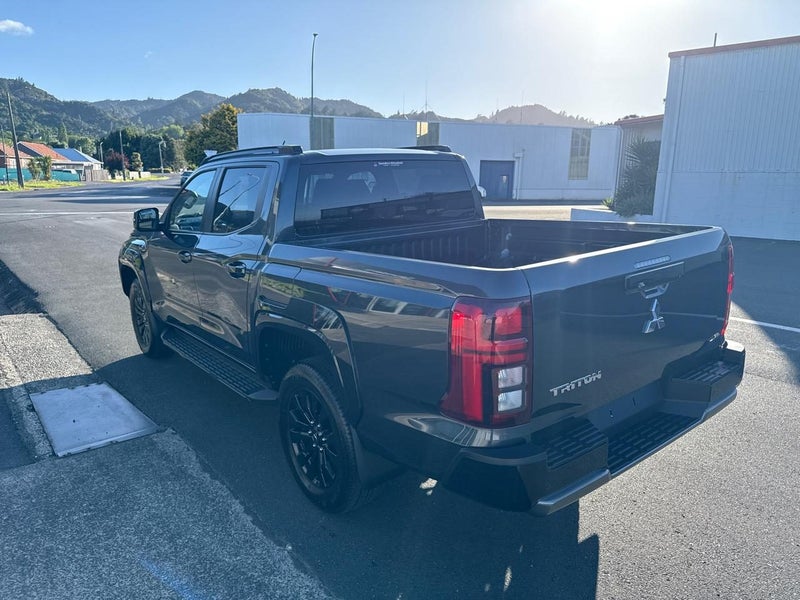 2025 Mitsubishi Triton VRX image 5