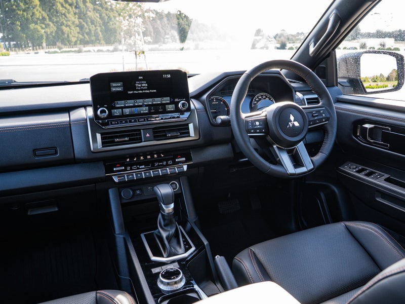 2025 Mitsubishi Triton VRX DC WS 2.4D 4WD Bi-Tu... image 3