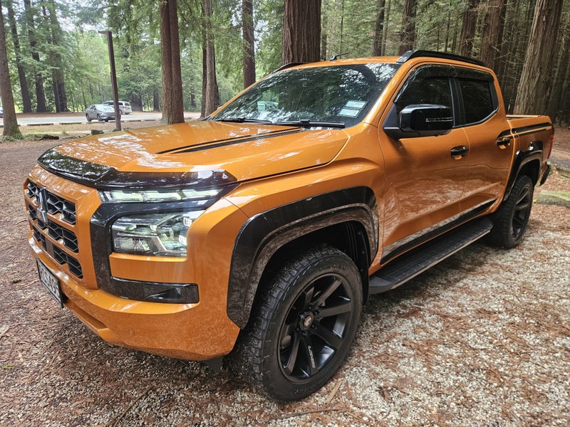 2025 Mitsubishi Triton VRX Signature Series 4WD image 3