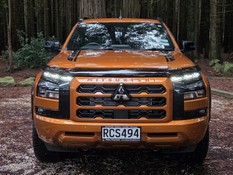 2025 Mitsubishi Triton VRX Signature Series 4WD image 2