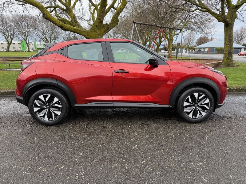 2025 Nissan Juke ST 1.0T image 4
