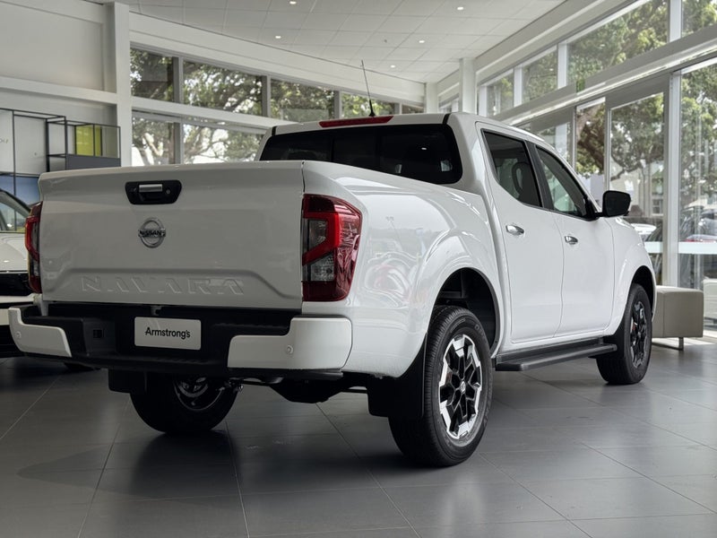 2025 Nissan Navara 4WD D/Cab 2.3 image 3