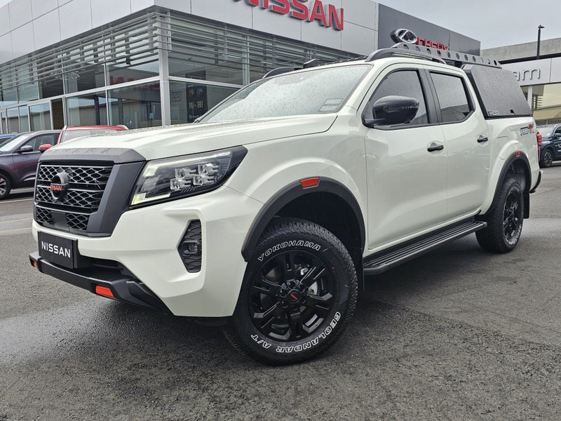 2025 Nissan Navara CENTURION X image 2