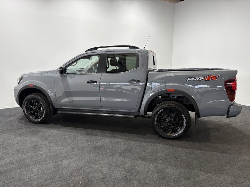 2025 Nissan Navara Pro 4 X 4WD D/C A image 4