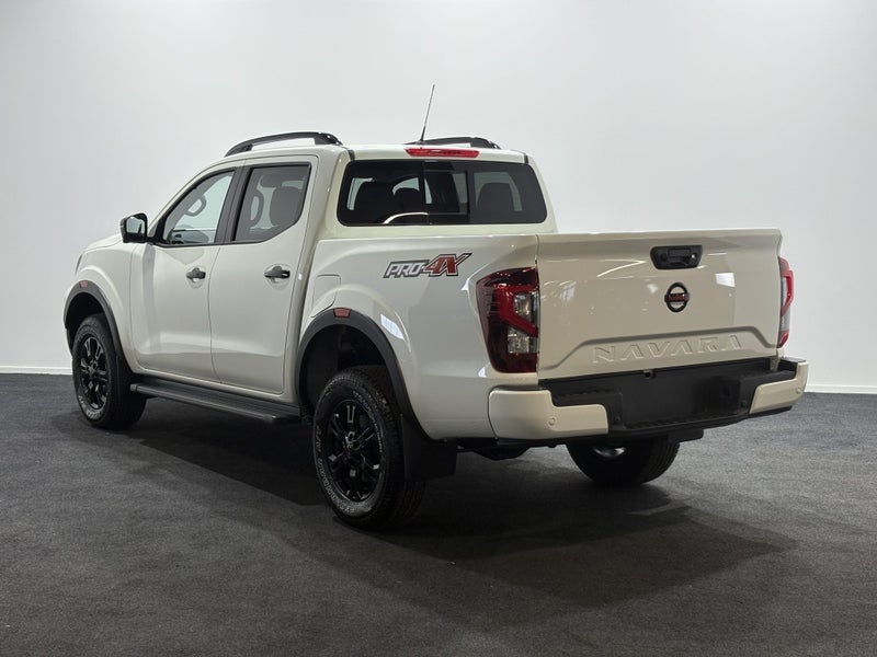 2025 Nissan Navara Pro 4 X 4WD D/C A image 5