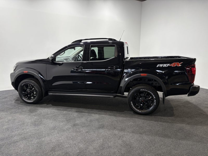 2025 Nissan Navara Pro 4 X 4WD D/C A image 4