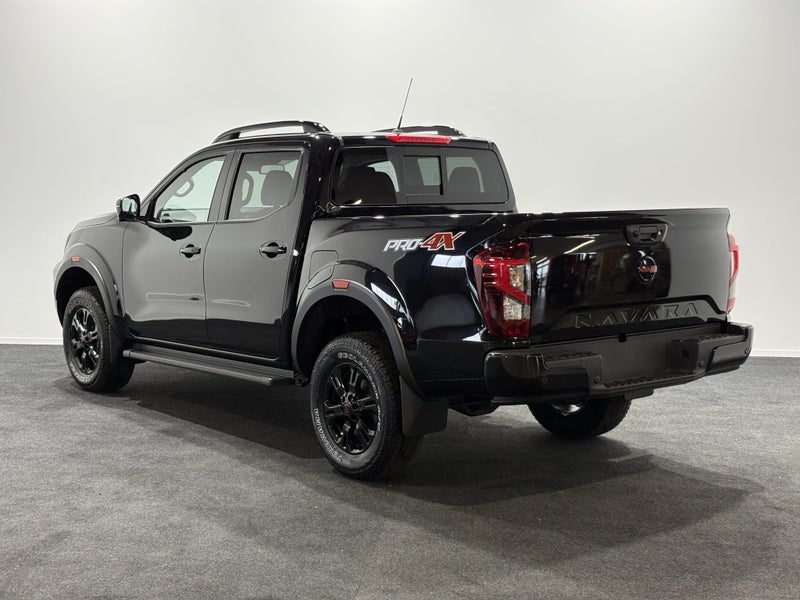 2025 Nissan Navara Pro 4 X 4WD D/C A image 5