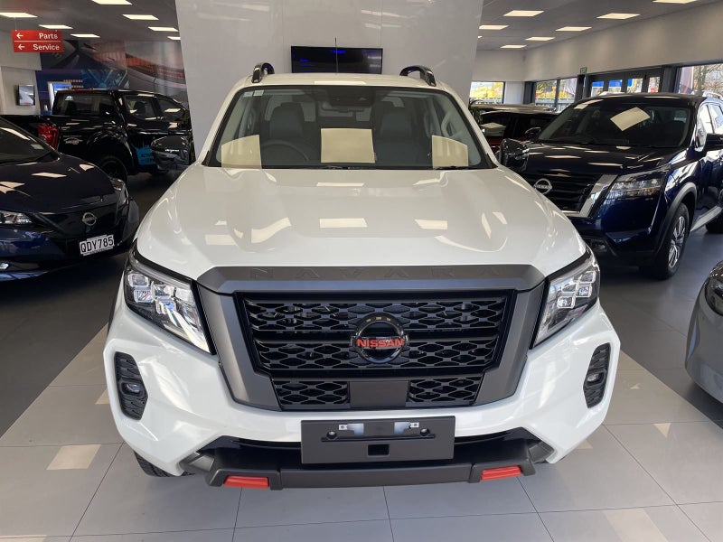 2025 Nissan Navara PRO-4X image 2