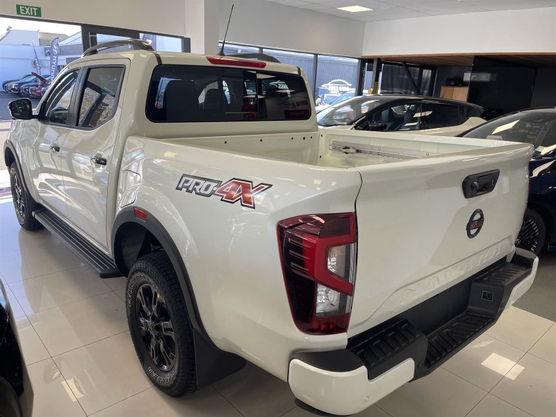 2025 Nissan Navara PRO-4X image 4