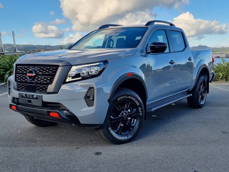 2025 Nissan Navara PRO-4X 2.3D 4WD 7 AUTO image 3